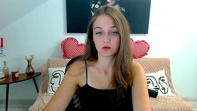 AnneWilsonn online show from July 22, 2026, 4:36 am
