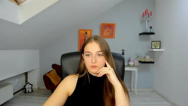 AnneWilsonn online show from November 7, 2025, 12:10 pm