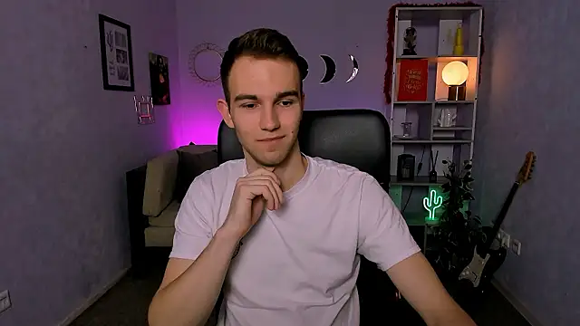 astren villo online show from March 4, 2026, 6:54 am