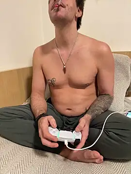 Snapshot of _madbull_ chatting on February 3, 2026, 6:22 am madbull online show from February 3, 2026, 6:22 am