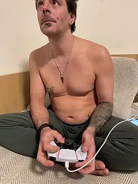 Snapshot of _madbull_ chatting on February 3, 2026, 6:40 am madbull online show from February 3, 2026, 6:40 am