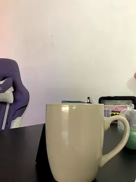 La-Gatiita-trans online show from November 15, 2025, 2:21 pm