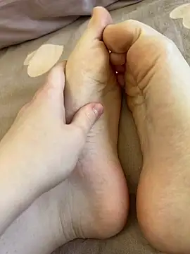 JuicyGamess online show from May 16, 2026, 7:07 am