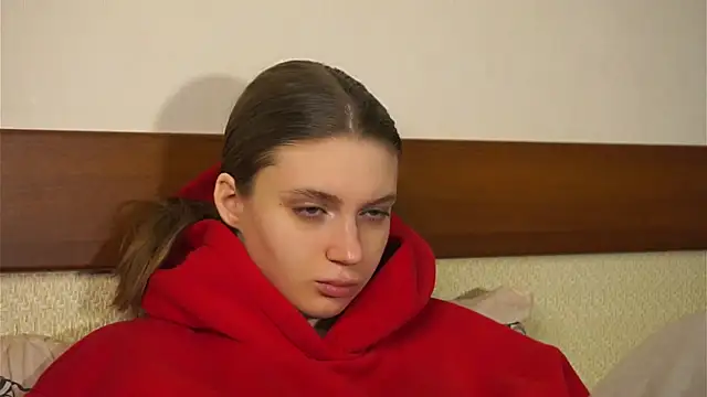 Snapshot of RoslynArcuo chatting on November 14, 2025, 8:12 pm RoslynArcuo online show from November 14, 2025, 8:12 pm