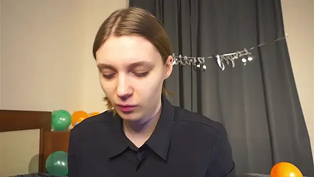 Snapshot of RoslynArcuo chatting on November 22, 2025, 8:18 pm RoslynArcuo online show from November 22, 2025, 8:18 pm