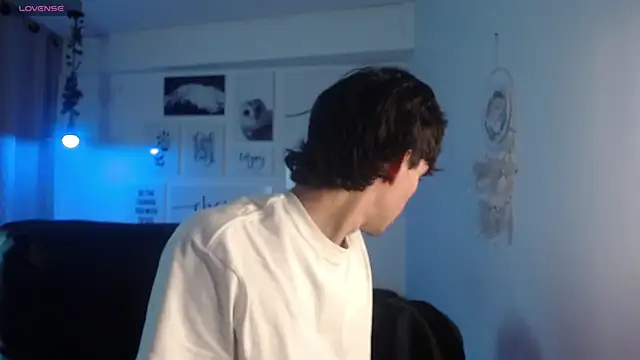 Snapshot of AmethystShadow17 chatting on February 11, 2026, 7:47 pm AmethystShadow17 online show from February 11, 2026, 7:47 pm