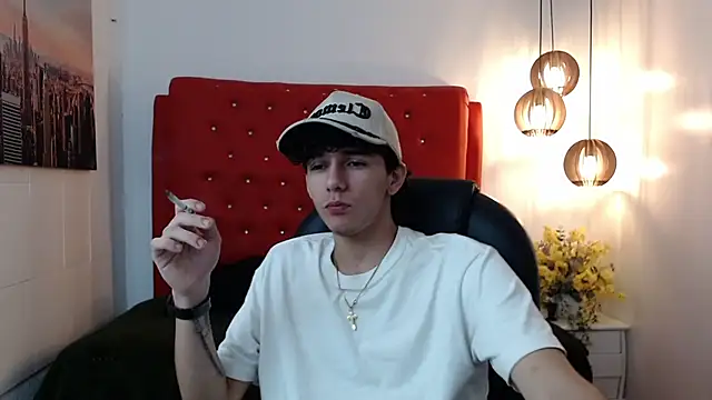 Snapshot of AmethystShadow17 chatting on February 25, 2026, 3:40 am AmethystShadow17 online show from February 25, 2026, 3:40 am