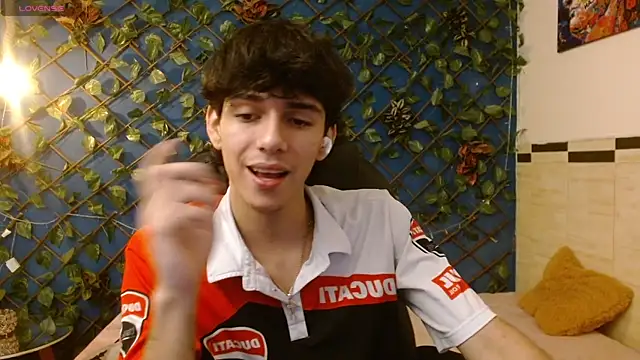 Snapshot of AmethystShadow17 chatting on February 26, 2026, 7:47 pm AmethystShadow17 online show from February 26, 2026, 7:47 pm