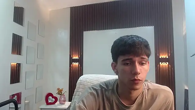 AmethystShadow17 online show from March 26, 2026, 8:18 pm