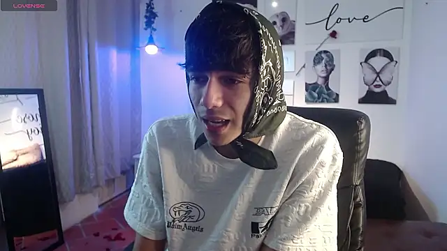 Snapshot of AmethystShadow17 chatting on February 13, 2026, 7:36 pm AmethystShadow17 online show from February 13, 2026, 7:36 pm