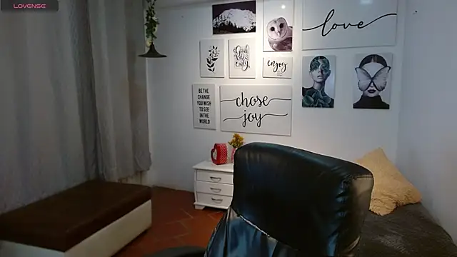 Snapshot of AmethystShadow17 chatting on December 3, 2025, 4:50 pm AmethystShadow17 online show from December 3, 2025, 4:50 pm