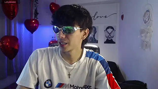 Snapshot of AmethystShadow17 chatting on February 19, 2026, 7:55 pm AmethystShadow17 online show from February 19, 2026, 7:55 pm