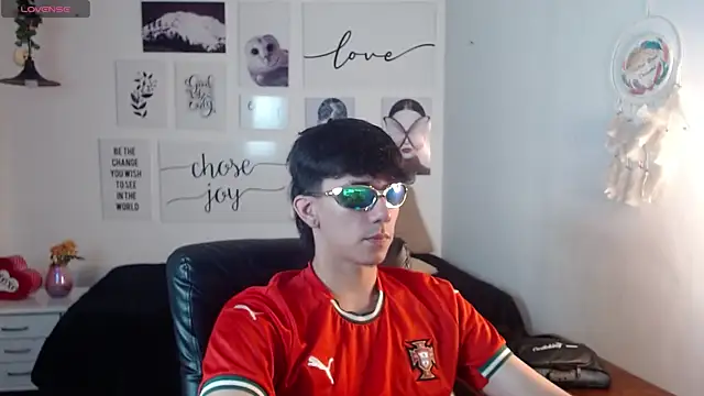 Snapshot of AmethystShadow17 chatting on January 8, 2026, 7:42 pm AmethystShadow17 online show from January 8, 2026, 7:42 pm