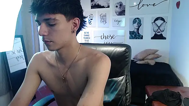 AmethystShadow17 online show from March 23, 2026, 8:41 pm