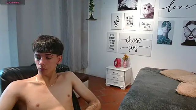 AmethystShadow17 online show from November 29, 2025, 7:25 pm