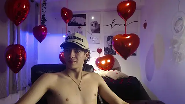 Snapshot of AmethystShadow17 chatting on February 14, 2026, 7:47 pm AmethystShadow17 online show from February 14, 2026, 7:47 pm