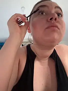 Snapshot of AvaHart chatting on February 17, 2026, 12:13 pm AvaHart online show from February 17, 2026, 12:13 pm