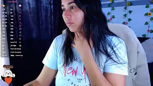 Snapshot of HaannaAGT chatting on October 15, 2025, 3:53 pm HaannaAGT online show from October 15, 2025, 3:53 pm