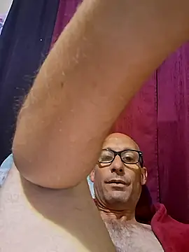 Snapshot of whateveruwanthowever chatting on November 6, 2025, 10:03 pm whateveruwanthowever online show from November 6, 2025, 10:03 pm