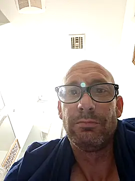 Snapshot of whateveruwanthowever chatting on November 24, 2025, 12:32 am whateveruwanthowever online show from November 24, 2025, 12:32 am