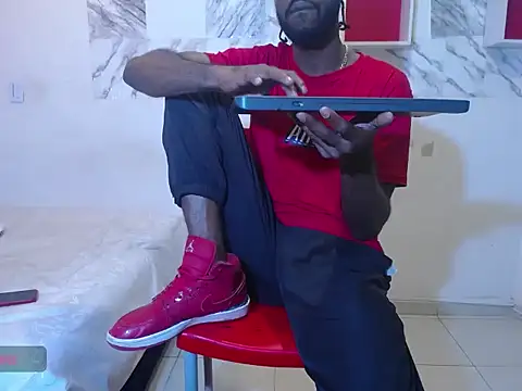 BenhtenBlack25 online show from October 21, 2025, 11:04 pm