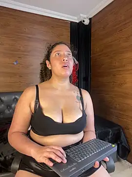 Yvonny27 online show from February 10, 2026, 2:27 pm