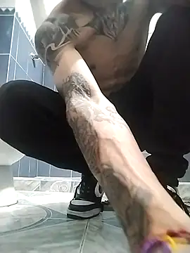 Snapshot of Overinktt chatting on November 10, 2025, 4:28 am Overinktt online show from November 10, 2025, 4:28 am