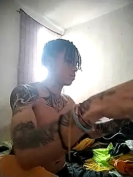 Snapshot of Overinktt chatting on November 10, 2025, 5:51 pm Overinktt online show from November 10, 2025, 5:51 pm