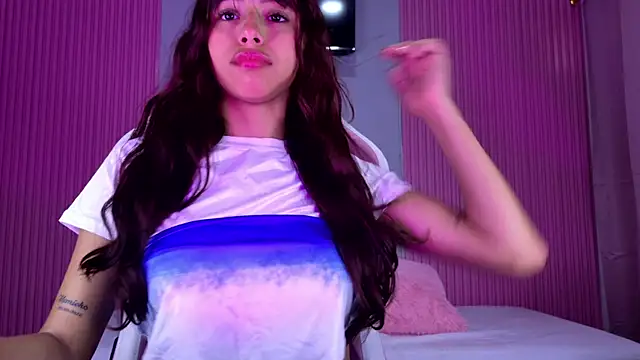 dafne17  online show from November 29, 2025, 4:07 pm