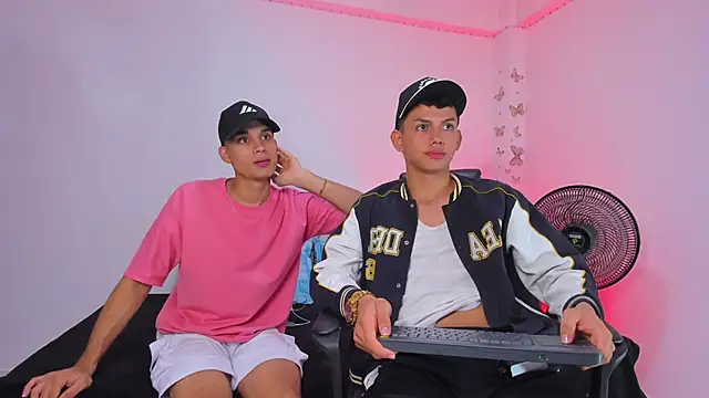 Axel Cody  online show from November 15, 2025, 8:02 pm