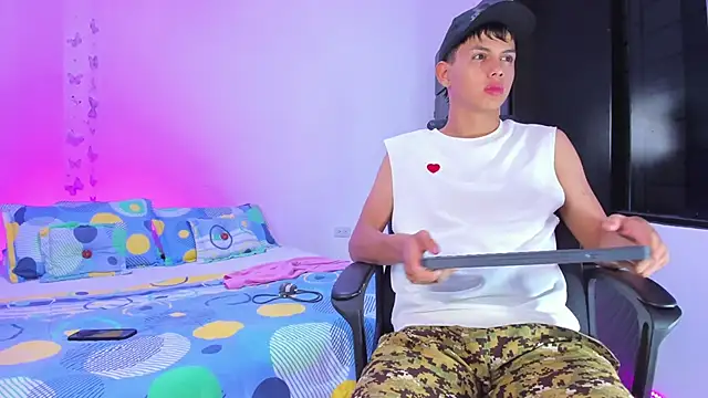 Snapshot of Axel_Cody_ chatting on December 19, 2025, 11:45 am Axel Cody online show from December 19, 2025, 11:45 am