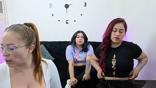 lesb milf online show from April 13, 2026, 5:17 pm