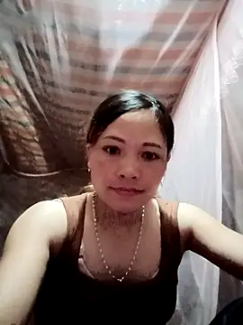 huhu-sexxy online show from October 19, 2025, 5:10 am