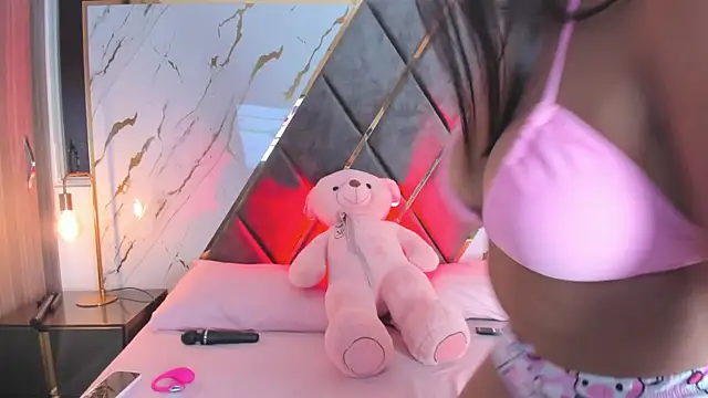 Snapshot of sarayofficial chatting on February 22, 2026, 4:26 am sarayofficial online show from February 22, 2026, 4:26 am