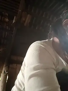 Snapshot of Lyssa-a chatting on February 12, 2026, 5:18 am Lyssa-a online show from February 12, 2026, 5:18 am