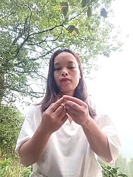 Nguyet2k4 online show from April 16, 2026, 11:07 pm