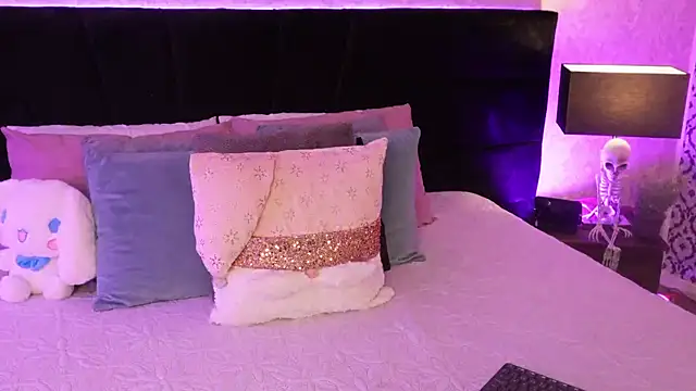 mariianna lopez  online show from February 24, 2026, 6:09 pm