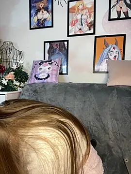 Snapshot of MiyaMeow- chatting on November 19, 2025, 8:58 am MiyaMeow- online show from November 19, 2025, 8:58 am