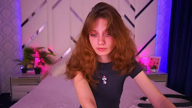 CuteeFoxy online show from October 28, 2025, 2:27 pm