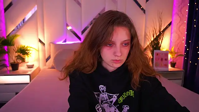 CuteeFoxy online show from February 27, 2026, 2:17 pm