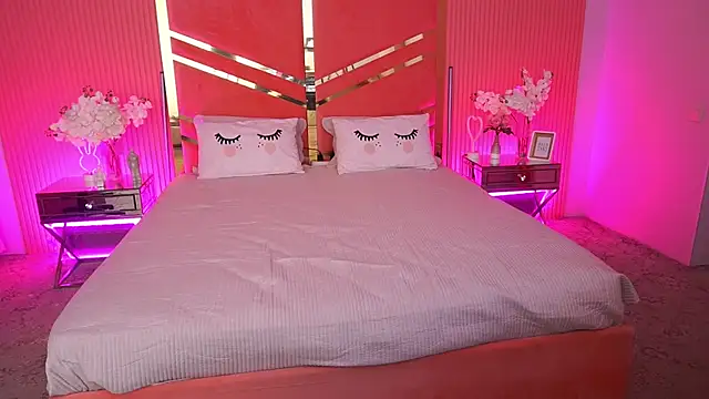 CuteeFoxy online show from November 21, 2025, 2:38 pm