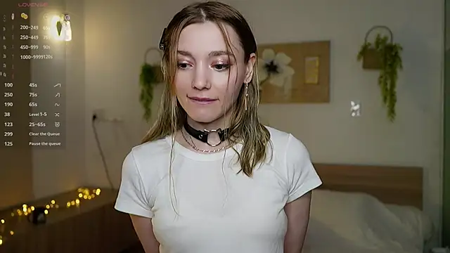 StarryMary online show from December 3, 2025, 9:03 pm