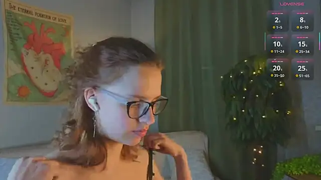 StephnieRecuparo online show from January 16, 2026, 2:10 pm