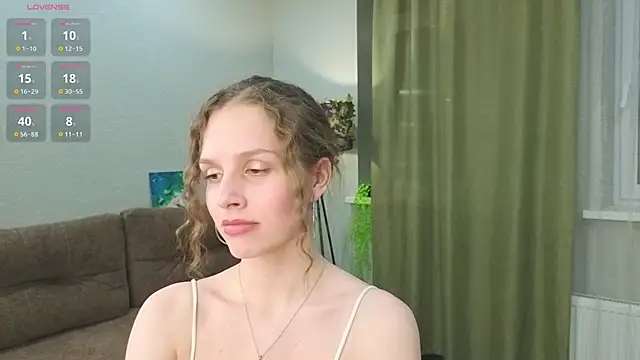 StephnieRecuparo online show from October 21, 2025, 2:49 pm