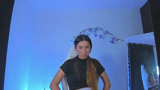 Snapshot of kittyrush_ chatting on February 4, 2026, 11:33 pm kittyrush online show from February 4, 2026, 11:33 pm