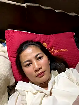 Snapshot of Miss-World00 chatting on November 23, 2025, 12:42 am Miss-World00 online show from November 23, 2025, 12:42 am