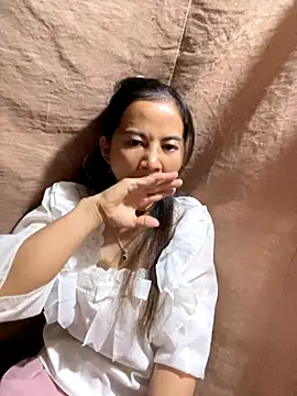 Snapshot of Miss-World00 chatting on November 2, 2025, 12:26 am Miss-World00 online show from November 2, 2025, 12:26 am