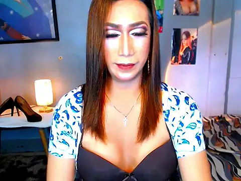 Snapshot of littleredbunny27 chatting on January 17, 2026, 7:50 pm littleredbunny27 online show from January 17, 2026, 7:50 pm