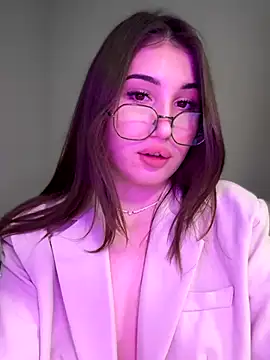Snapshot of AuroraAmethyst chatting on October 18, 2025, 1:35 pm AuroraAmethyst online show from October 18, 2025, 1:35 pm