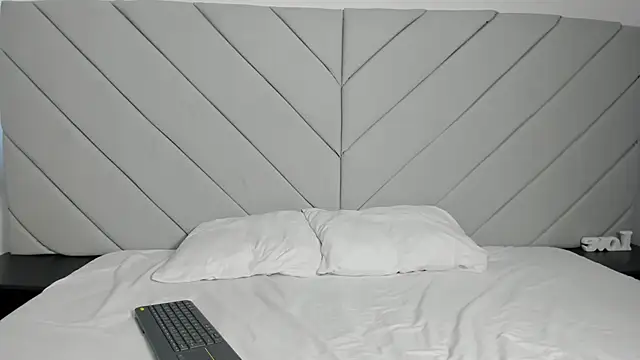 Snapshot of little_kris1 chatting on November 7, 2025, 12:10 pm little kris1 online show from November 7, 2025, 12:10 pm